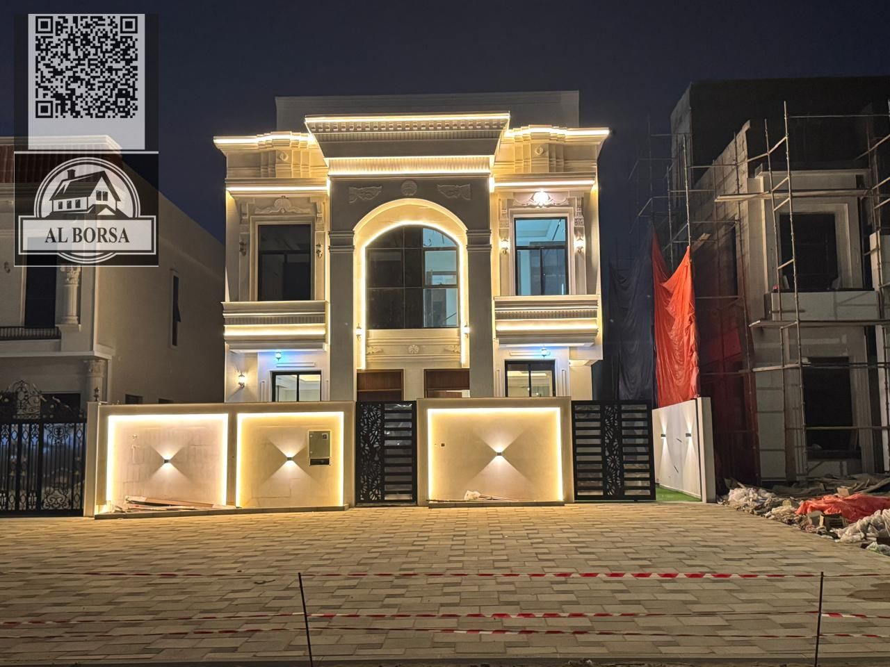 For sale: Classic villa in Al-Haliyo 2, 6 master bedrooms, majlis, living room, and maid's room. Area: 3014 sq ft. Includes fees and utilities.