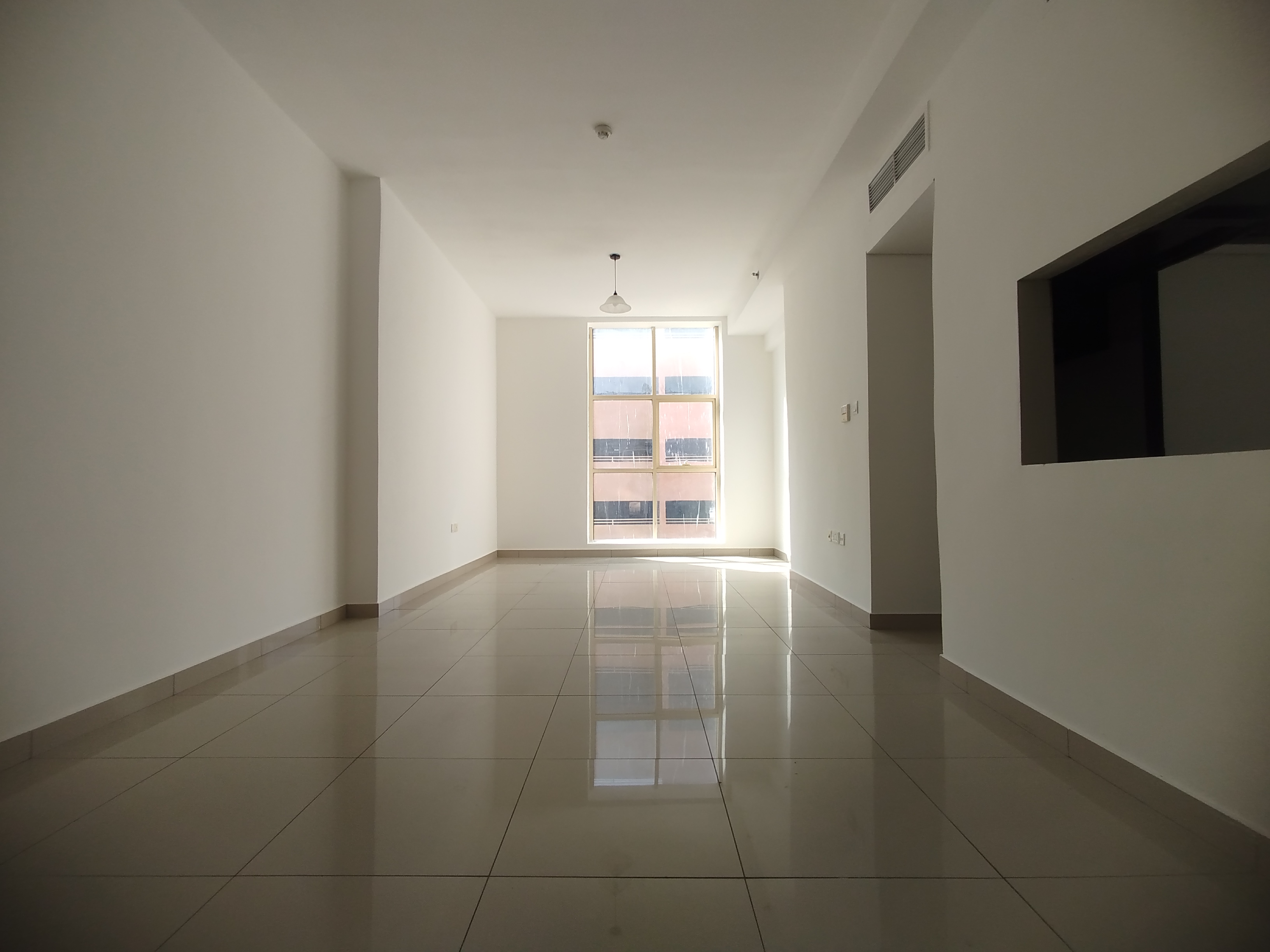 HUGE 2BHK LUXURY APT FAMILY BLD PRIME LOCATION GYM POOL PARKING MAINTENANCE FREE BUS STOP