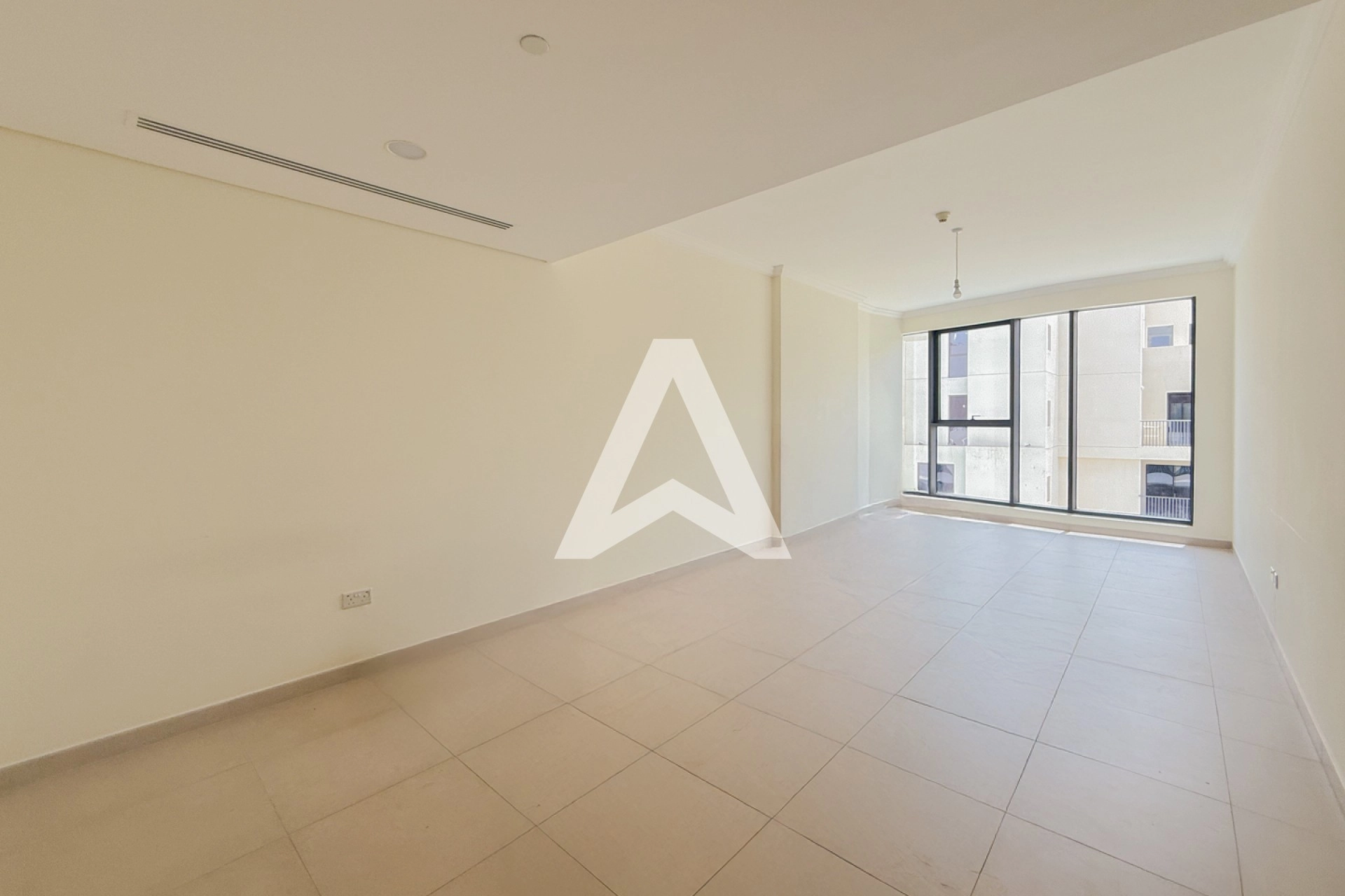OPEN HOUSE | Closed Kitchen | Huge Living Room