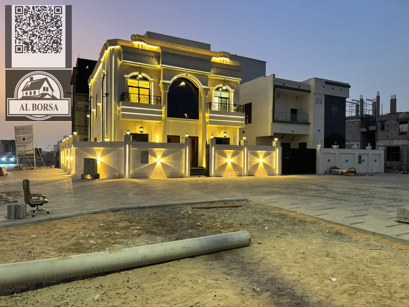 Corner villa for sale in Al-Haliyo, 2 floors and a roof, 5 master bedrooms, a majlis, 2 living rooms and a maid's room, fees included, area 3400 sq