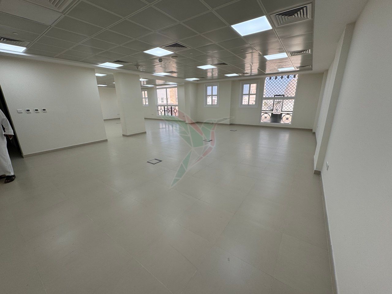 BRAND NEW COMMERCIAL SPACE SUITABLE FOR GYM OFFICE