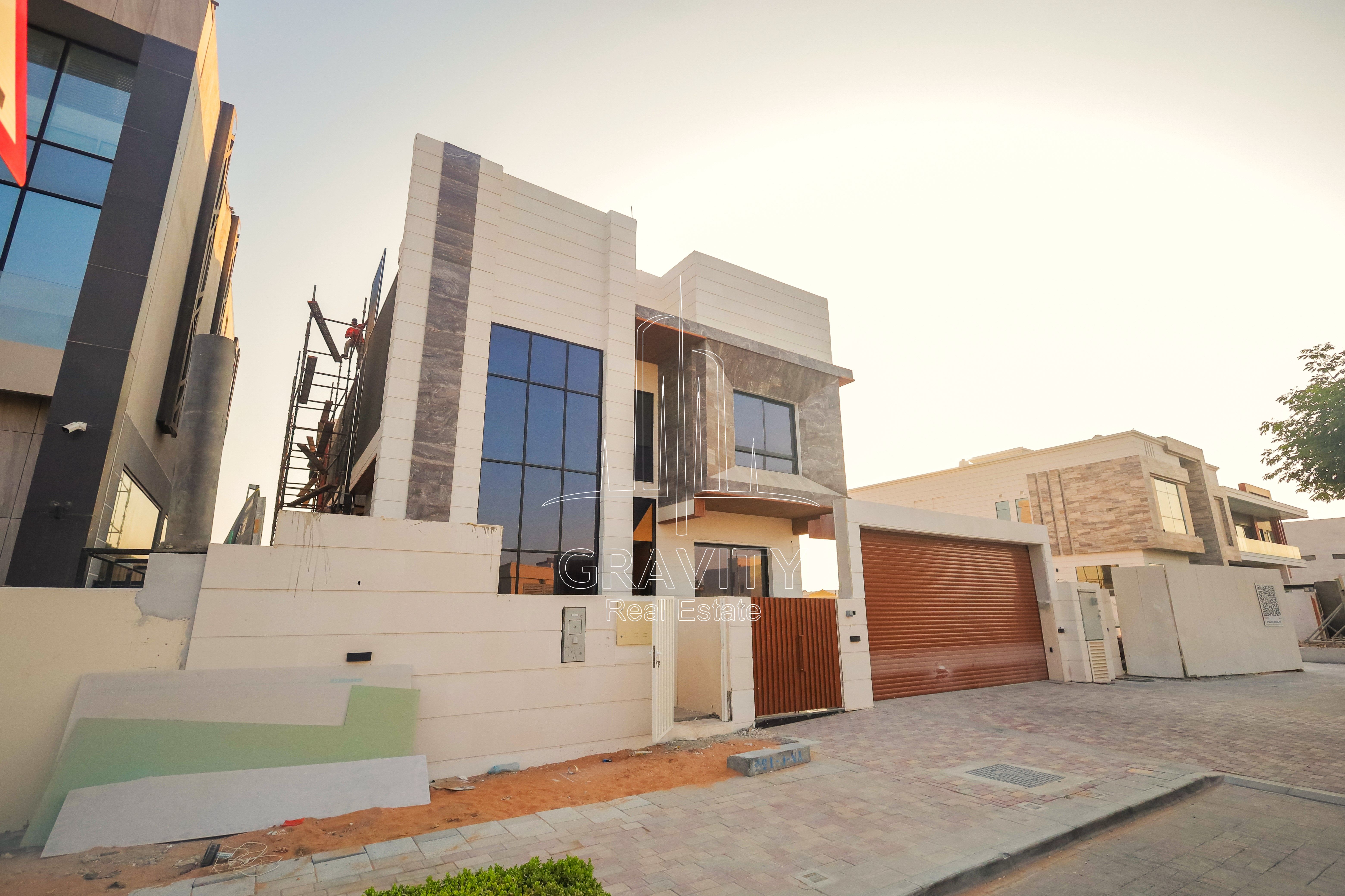Custom-Built 5BR Villa with Private Pool | Kitchen Equipped