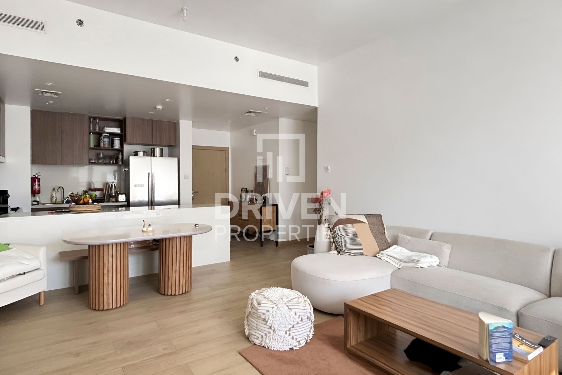 Modern Apt | East Facing with Stunning Sea View