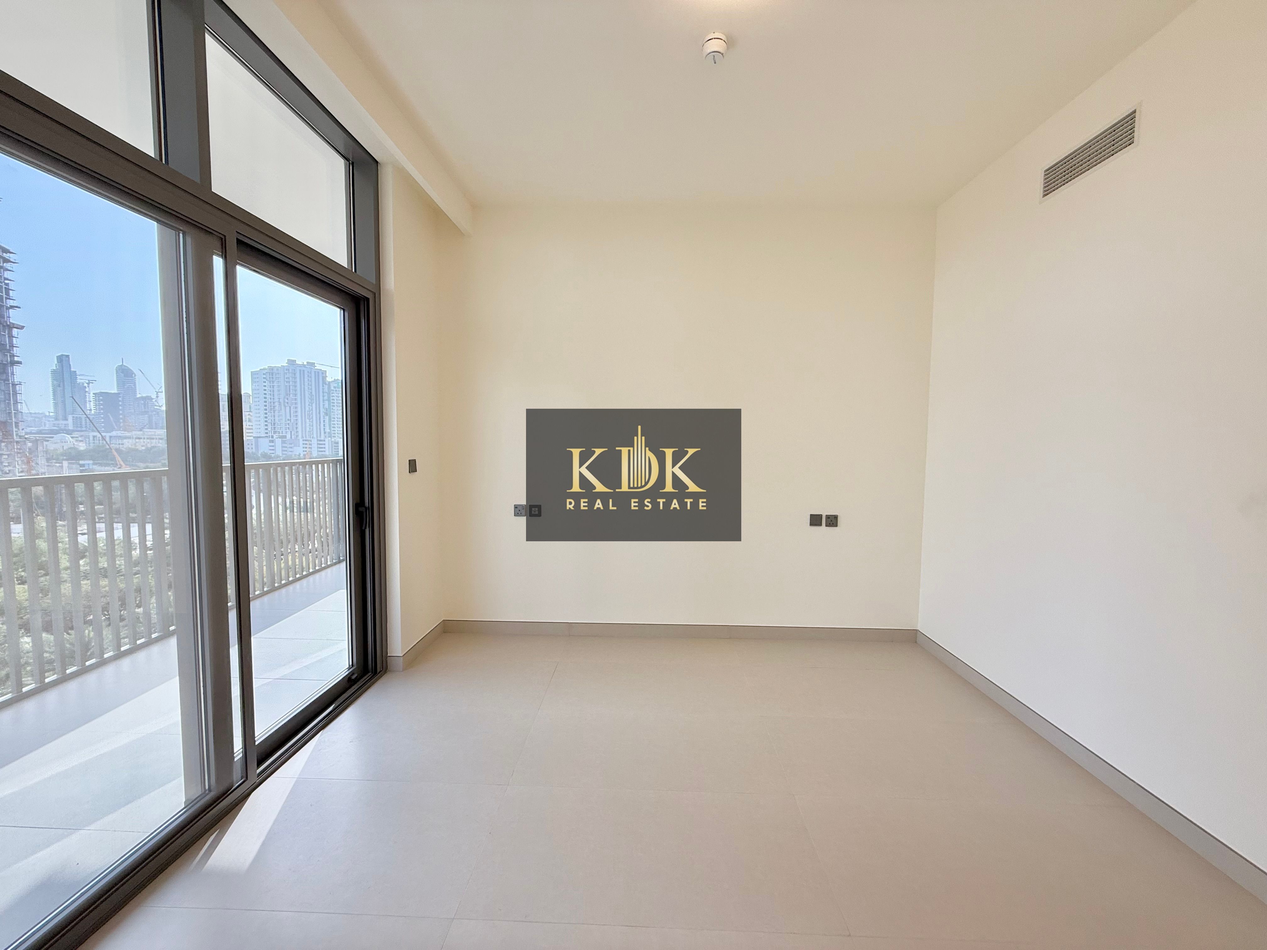 Large layout | Modern fitted kitchen | Premium quality