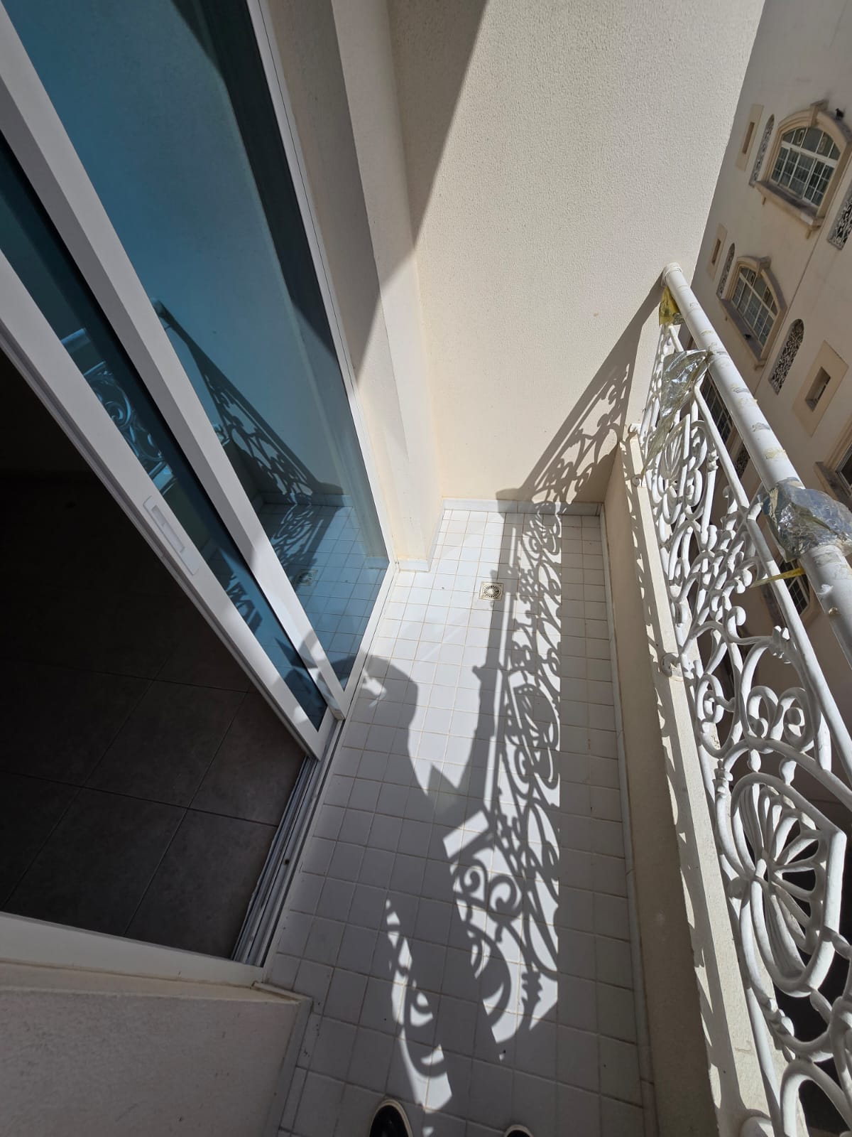 For Rent – Corniche View Apartment | Al Qulayaa – Sharjah (Second Occupancy) Prime waterfront location directly on the Corniche An exc