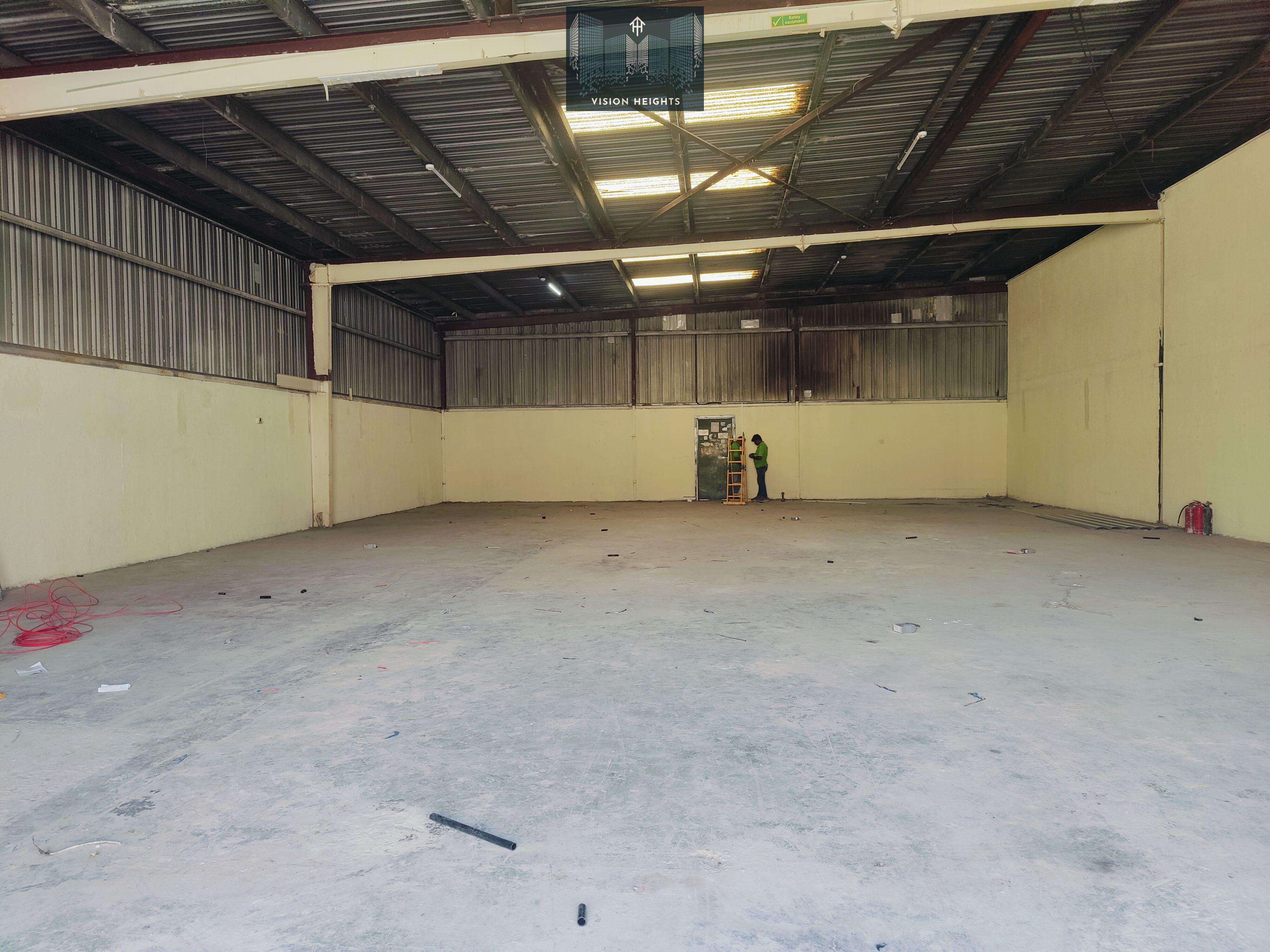 3600 sqft insulated warehouse with high celling in Umm Ramool
