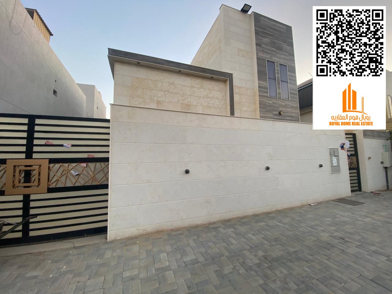 **Luxury villa for rent with a modern design, 4 master bedrooms, a roof terrace, and a stunning view. High-end modern finishing, close to Sheikh Moham