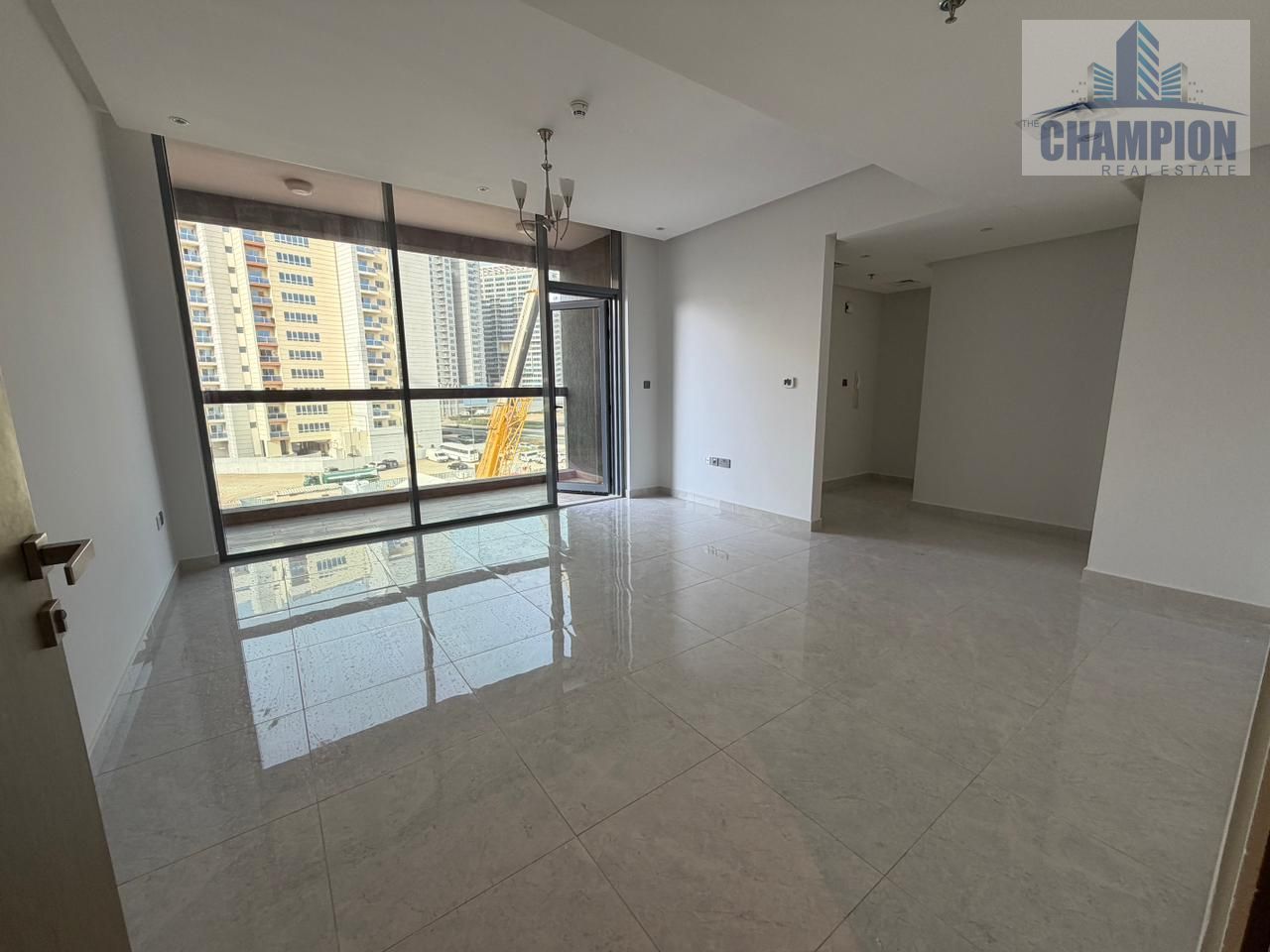 Bright 1BHK | Closed Kitchen | Gym Pool Parking | 2 Bath