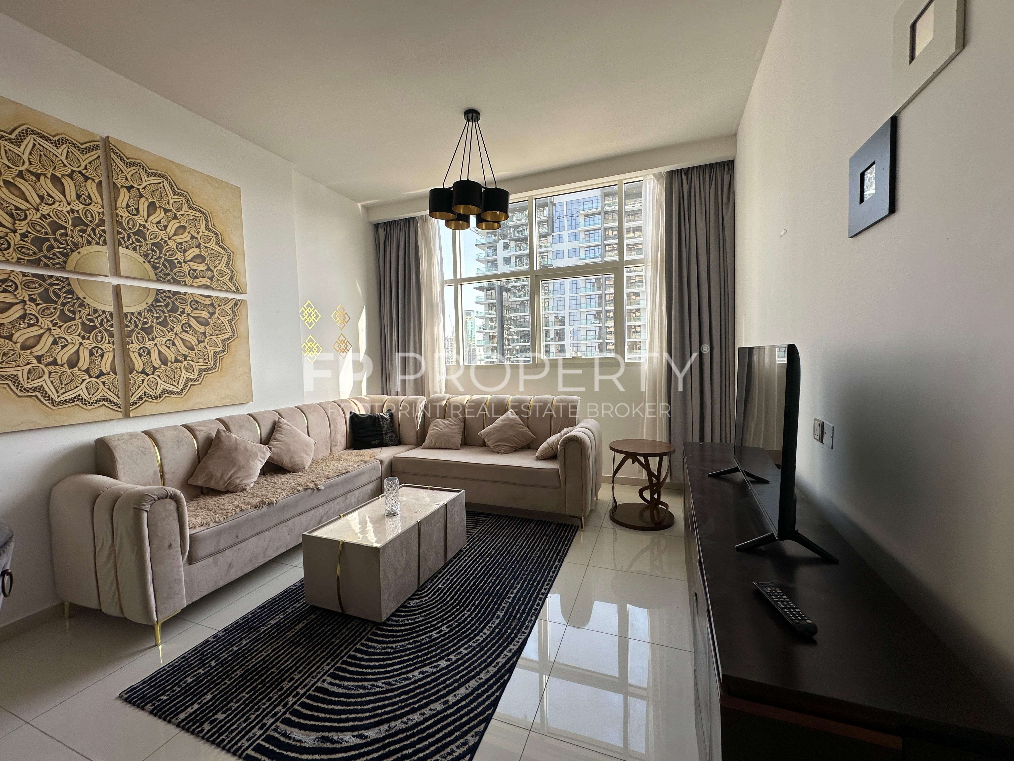 FULLY FURNISHED UPGRADED POOL/ VIEW VACANT UNIT