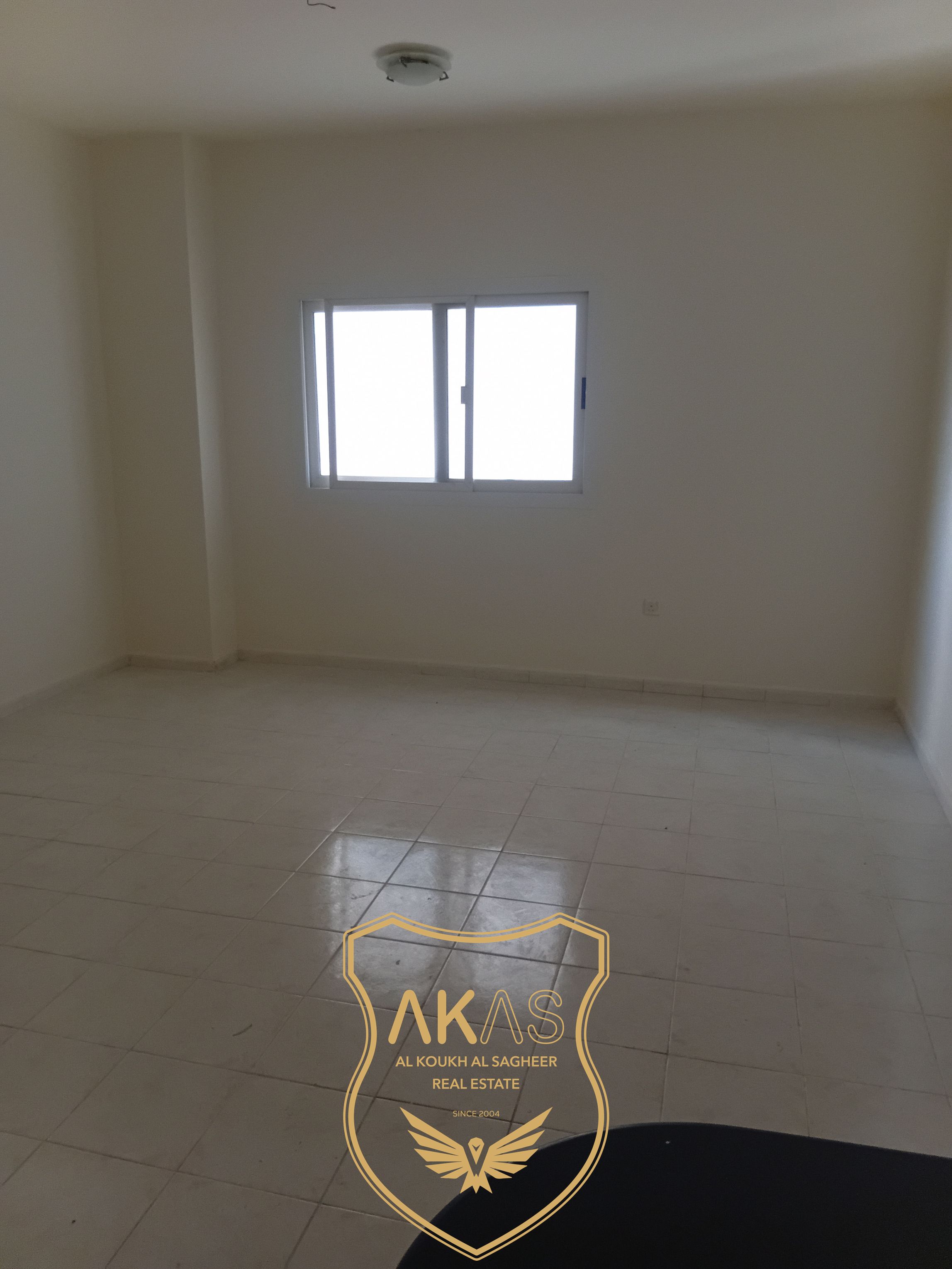 HOT OFFER STUDIO AVAILABLE FAMILY BUILDING 21k
