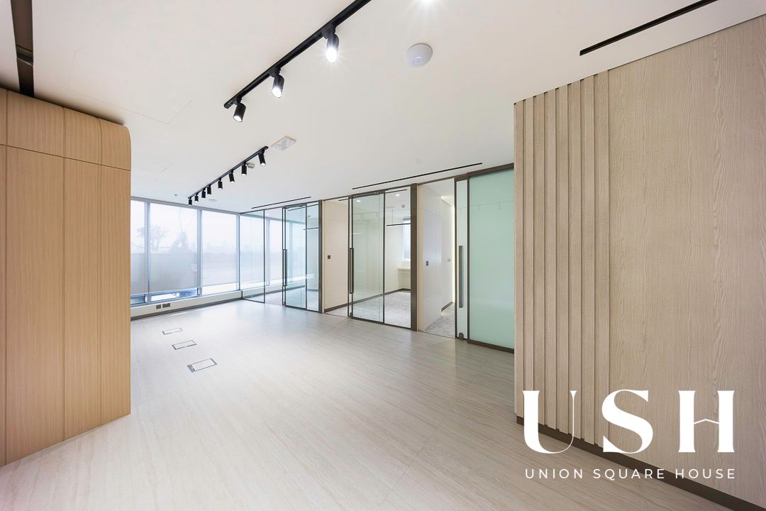 Vastu Unit / Fitted & Upgraded / Unfurnished
