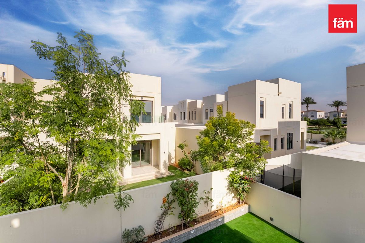 Prime Location| Spacious Layout| Renovated| Maids