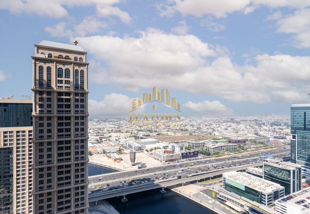 Upgraded - High Floor - Sea View - Near Downtown