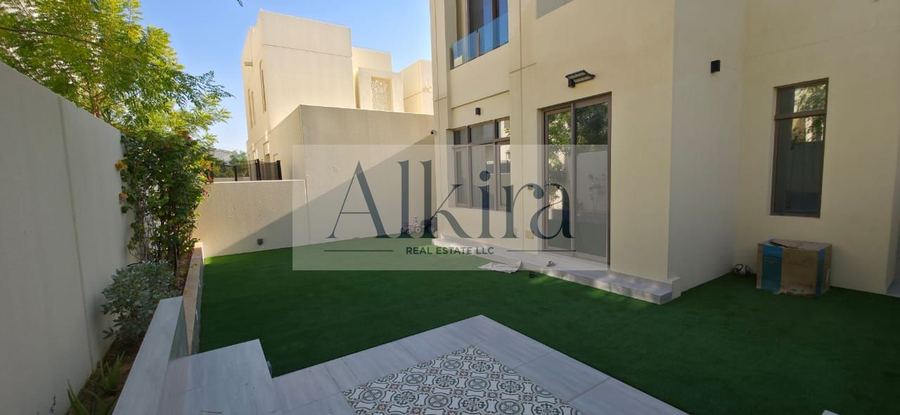 Ready to Move | 3 BR Villa with Private Garden | Well Maintained