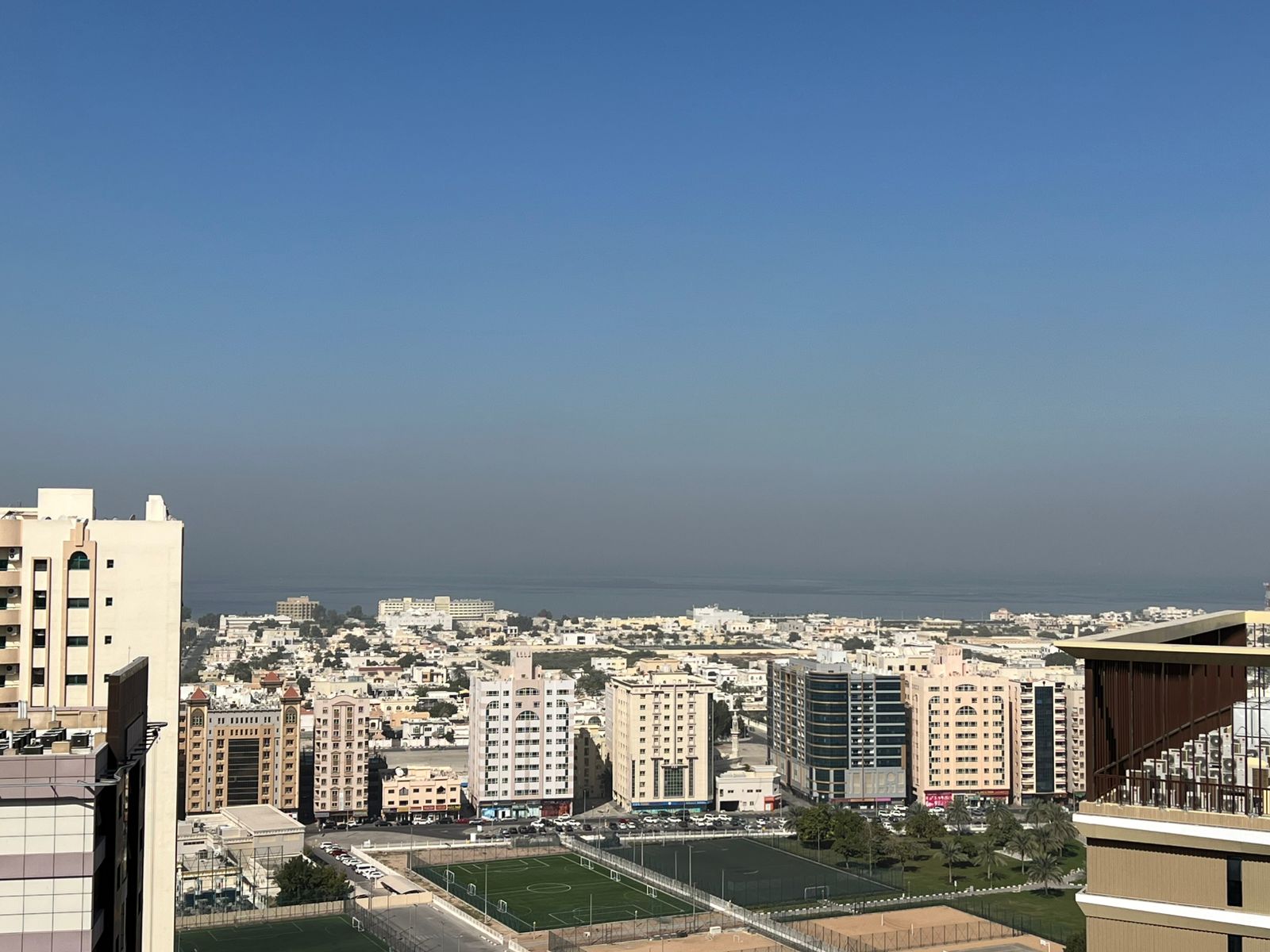 Sea View Master Bedroom Apt| Balcony Al Safya Park