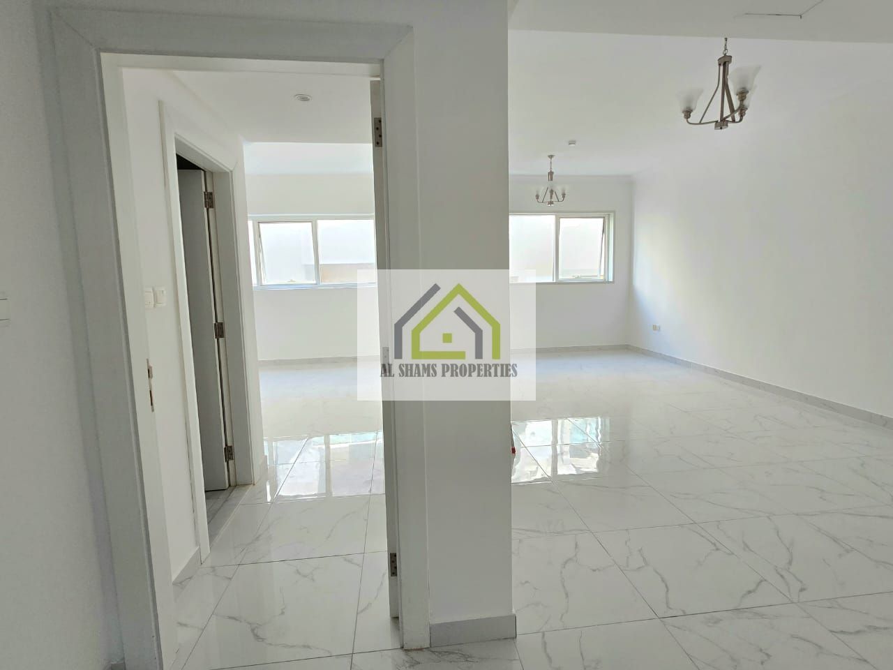 Bright Full 1BHK ! 2 full bath ! free covered parking