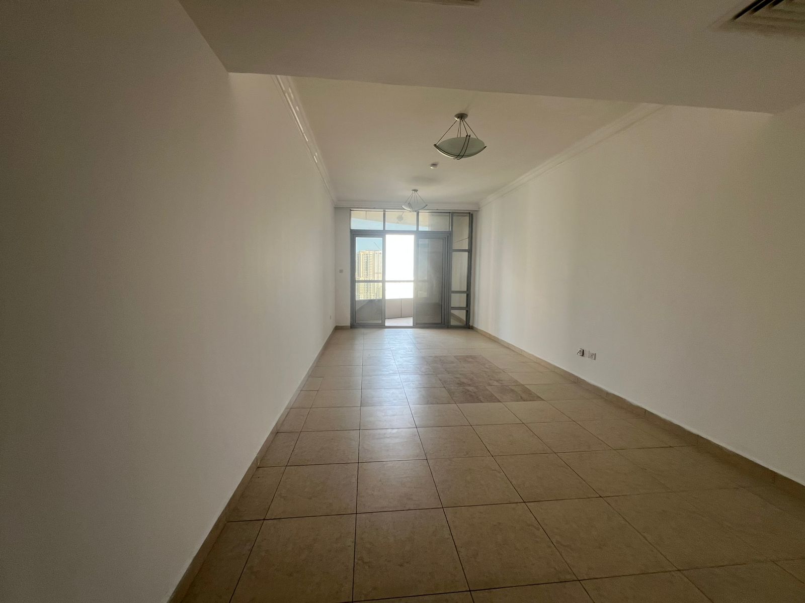 Balcony \ Parking \ Open view \ Spacious