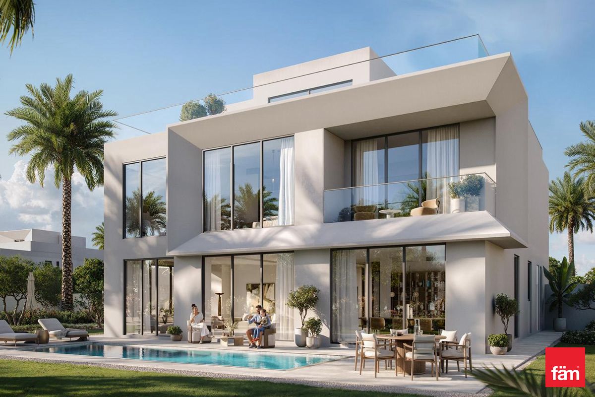 Luxurious villa with landscaped gardens pool