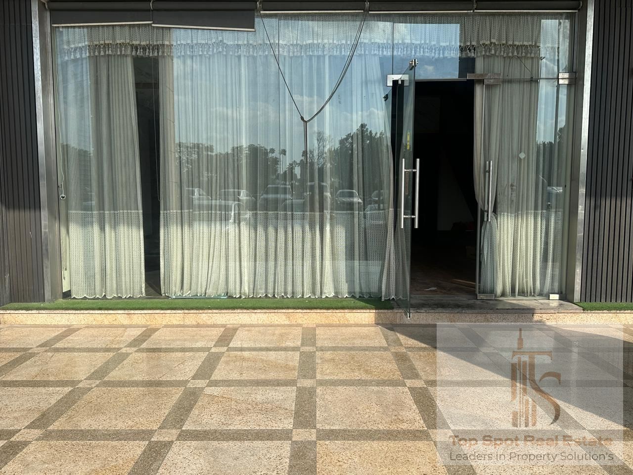 Prime Retail Shop / Showroom for Rent | Next to Metro & Bus Stop