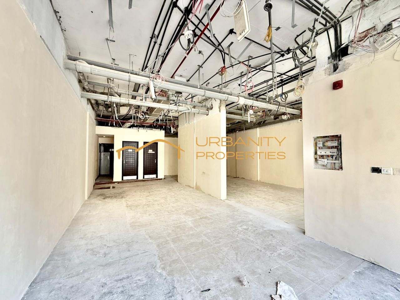 HIGH VISIBILITY RETAIL SPACE | MAIN ROAD FRONTAGE | PRIME CBD LOCATION | NEAR BUS STOP
