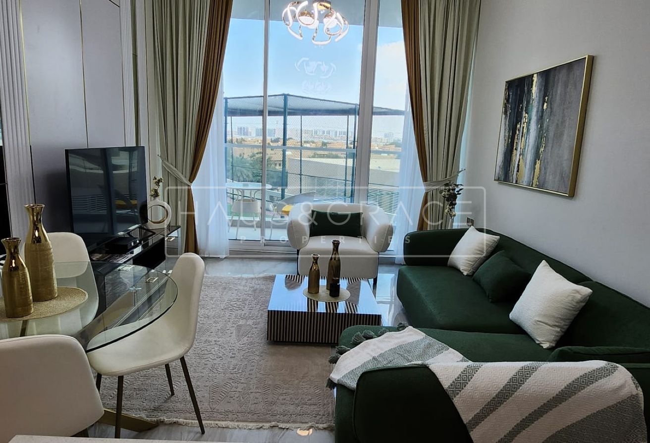LUXURIOUS LIVING 2BR PLUS STUDY FOUNTAIN VIEW