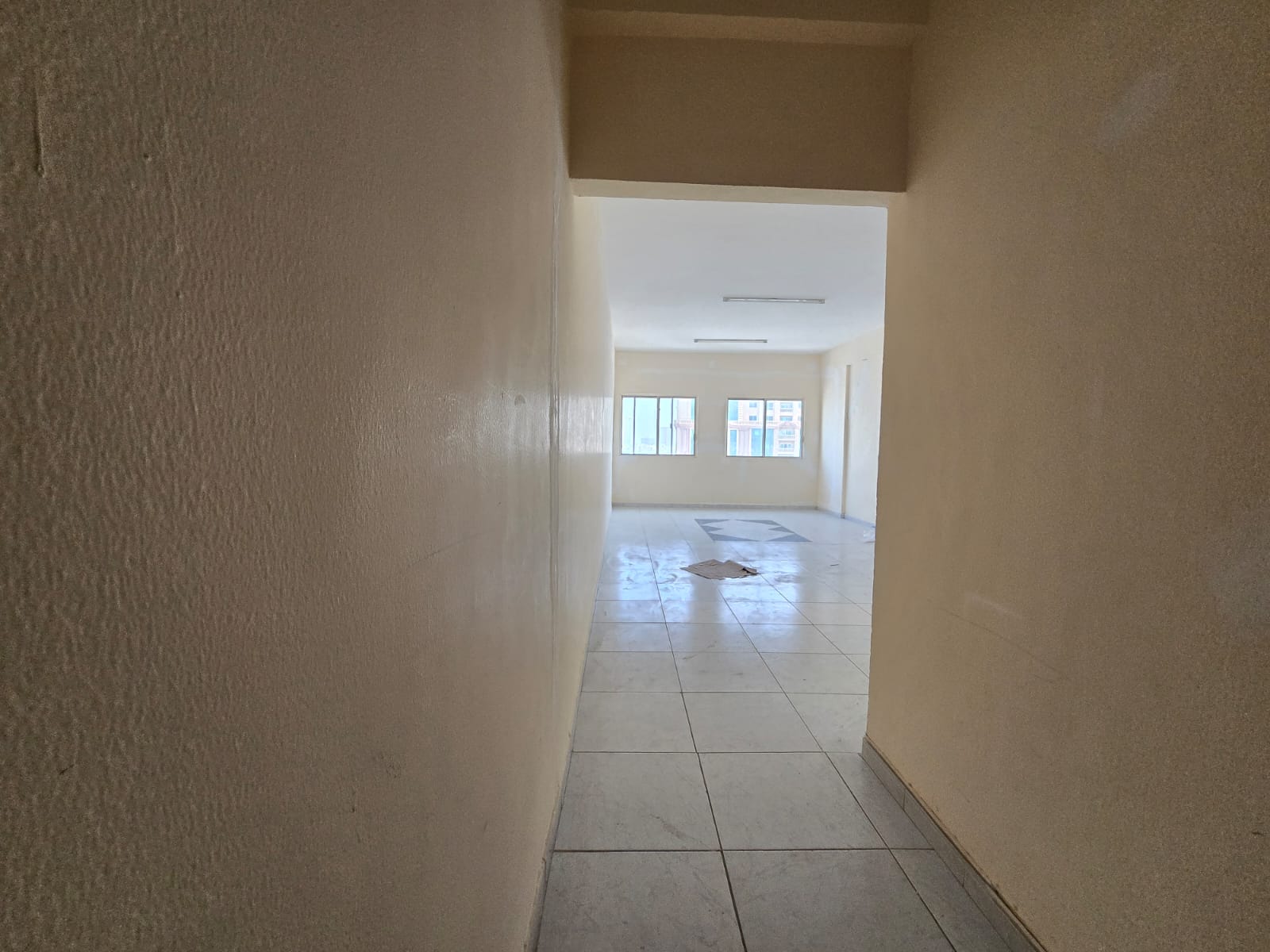 Largest spaces, lowest prices, three rooms, central air conditioning, full maintenance included by the owner. Al Rashidiya 3