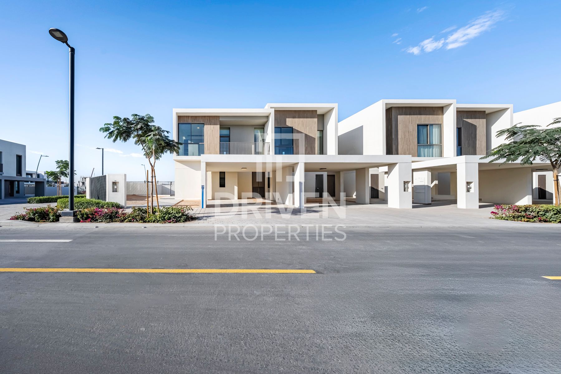 Corner Townhouse | Massive Plot | Single Row