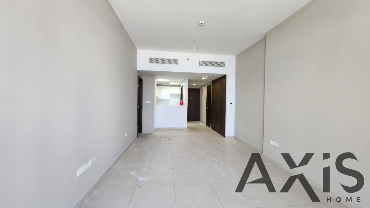 Prime Location | Bright and Spacious | Sea View