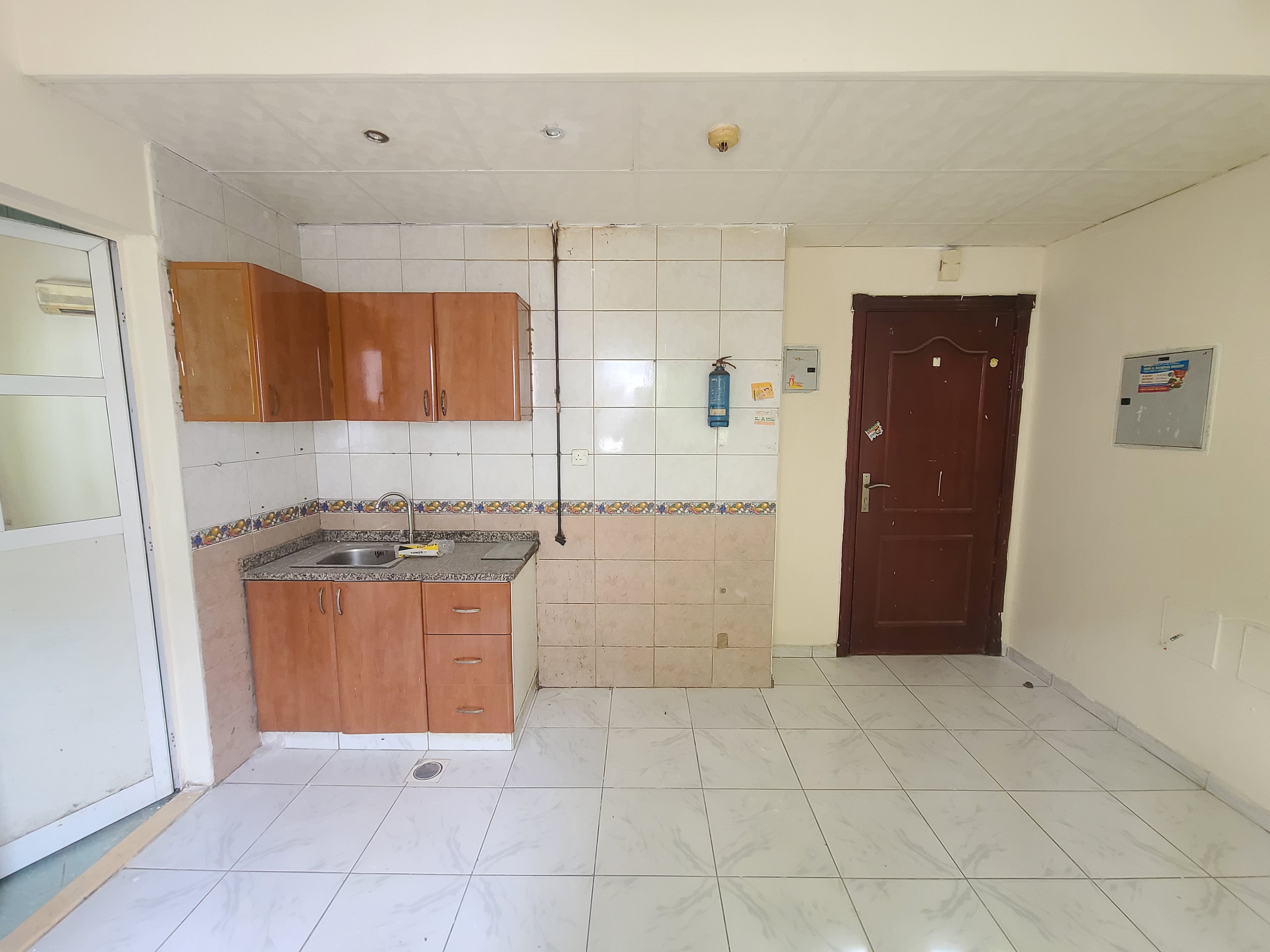 Affordable Spacious Studio for Family | Easy Exit to Dubai | Old Muwaileh