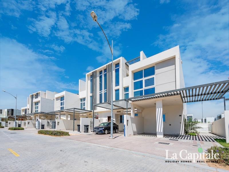 Keys In Hand | Single Row | Well-Maintained