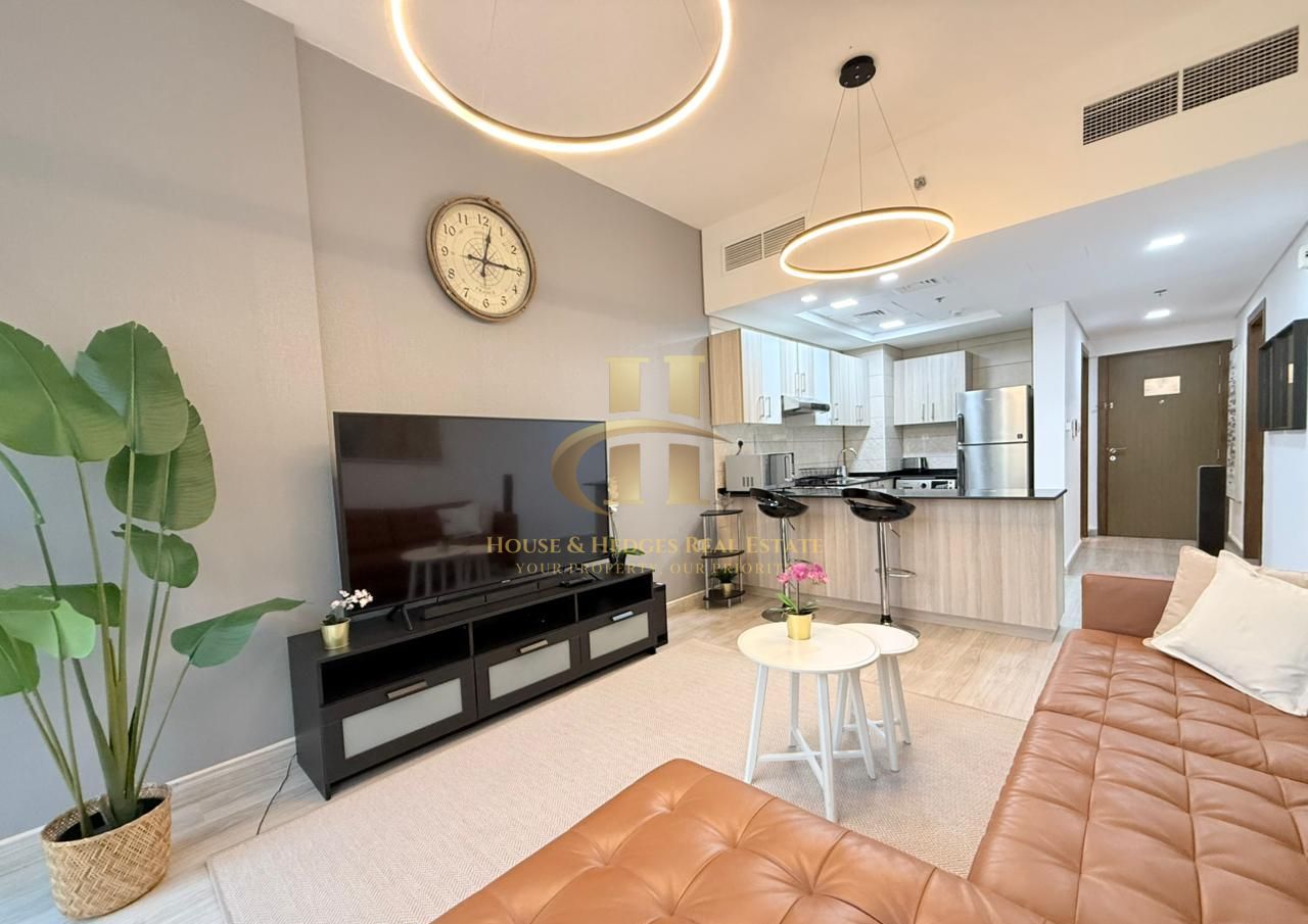 1BR |Chiller Free Near to Exit & Entrance