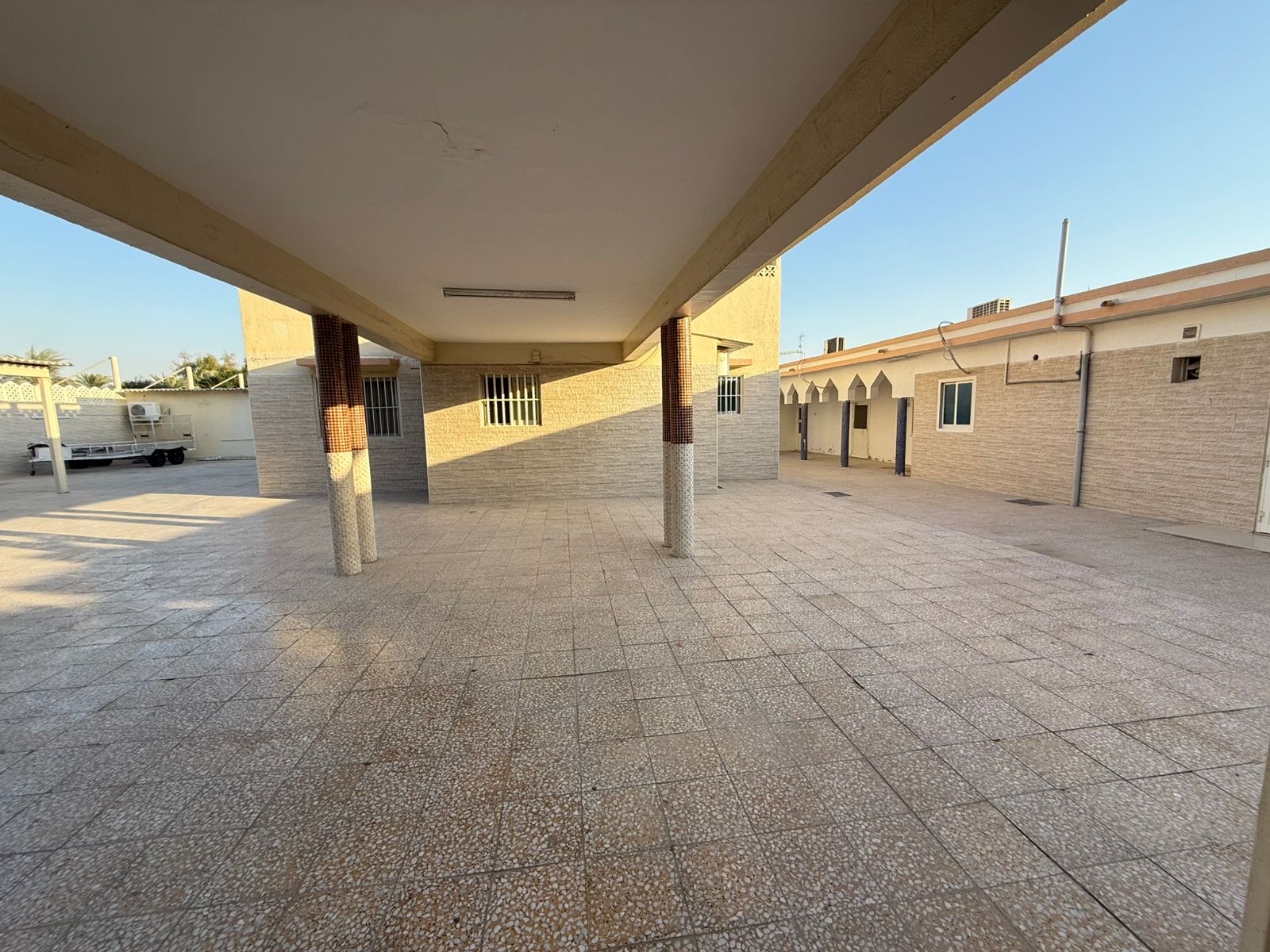 The largest and most spacious traditional house in Sharjah, located in the Samnan area of Halwan. Close to Sharjah Stadium