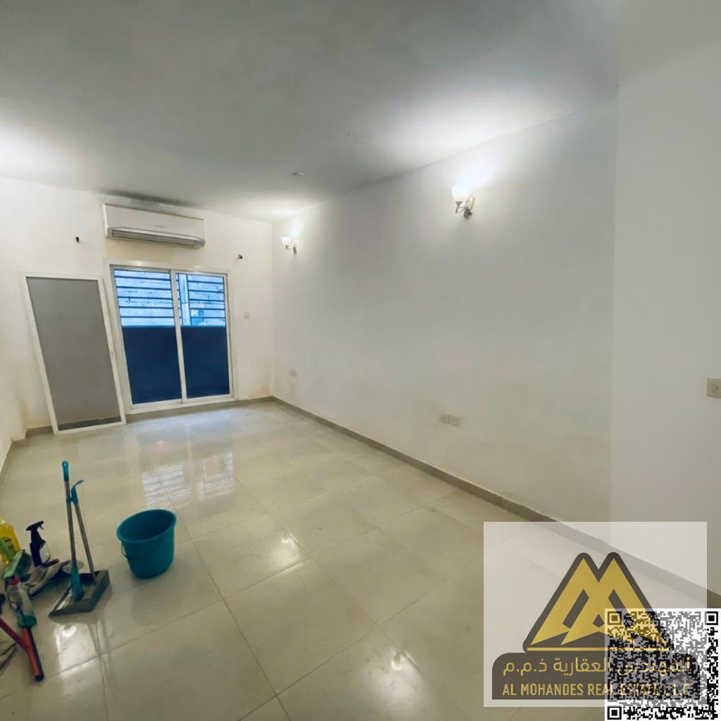 Spacious Studio with Balcony & Separate Kitchen – Rashidiya