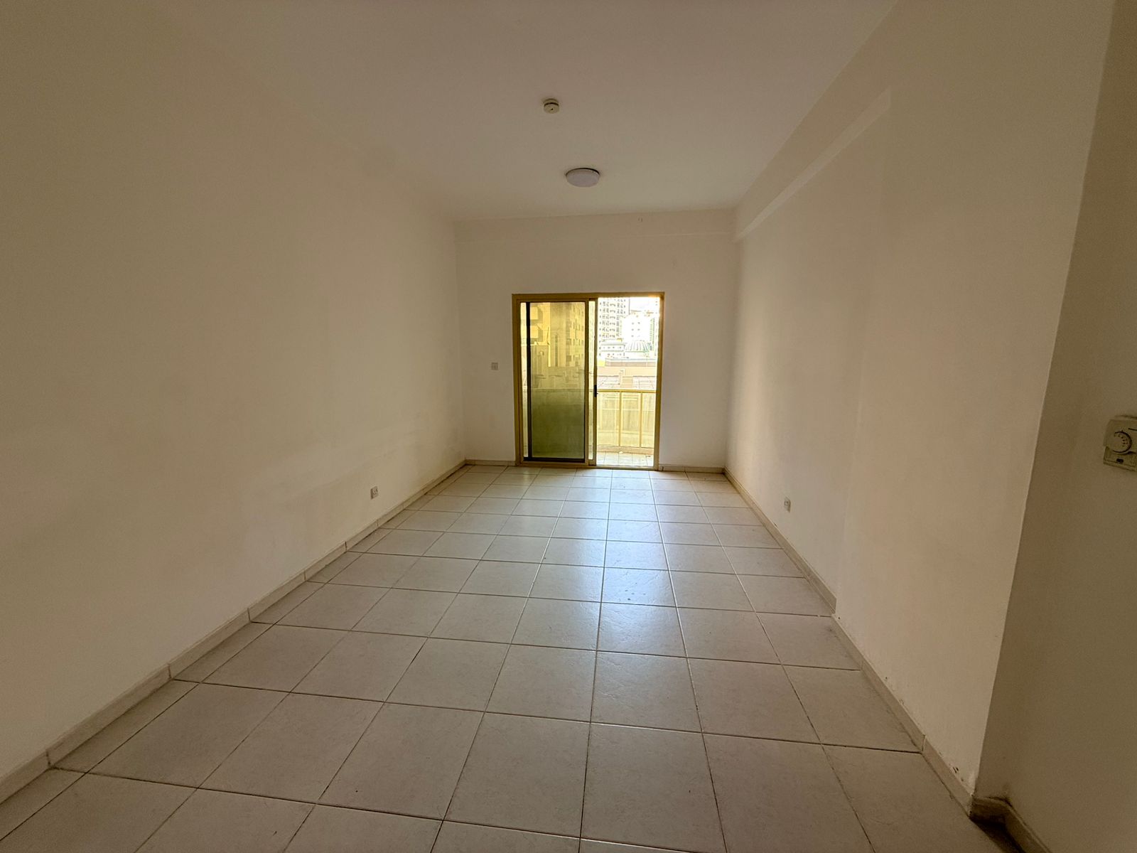 Central Air Conditioning – Central Gas – 2 Bathrooms – Balcony – Open View – Modern Finishing – Prime Location – Attractive Price