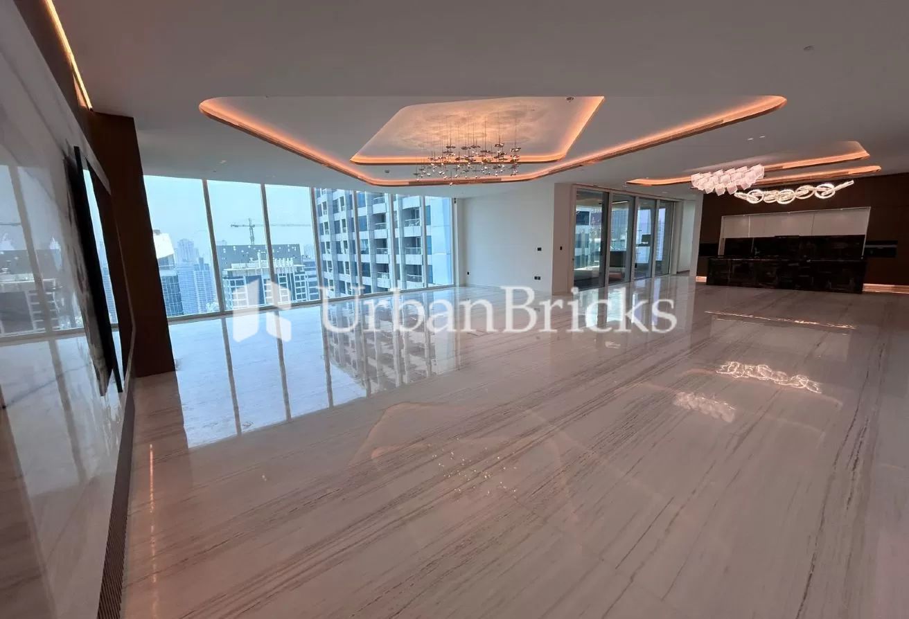 Luxury Penthouse | Brand New | Top Floor
