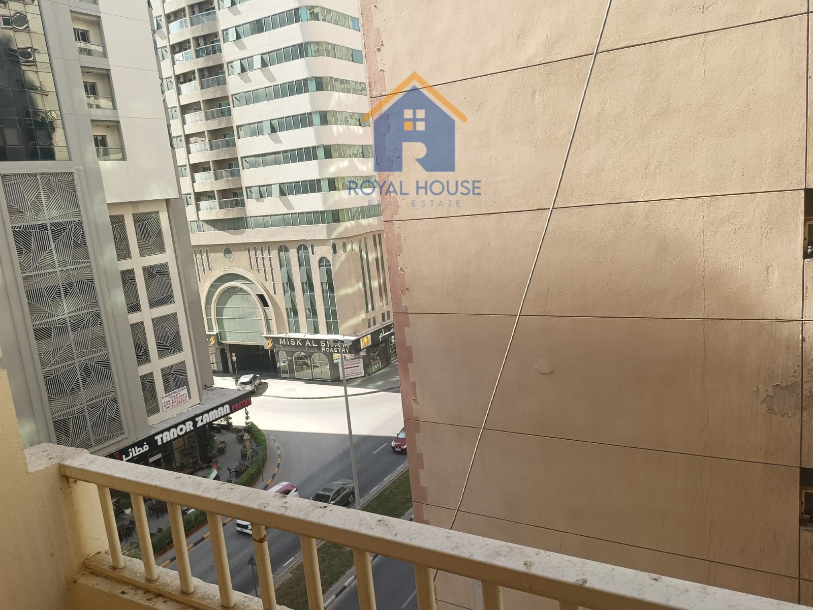 Charming 1 BR on New Al Taawun Road: Ideal Urban Retreat