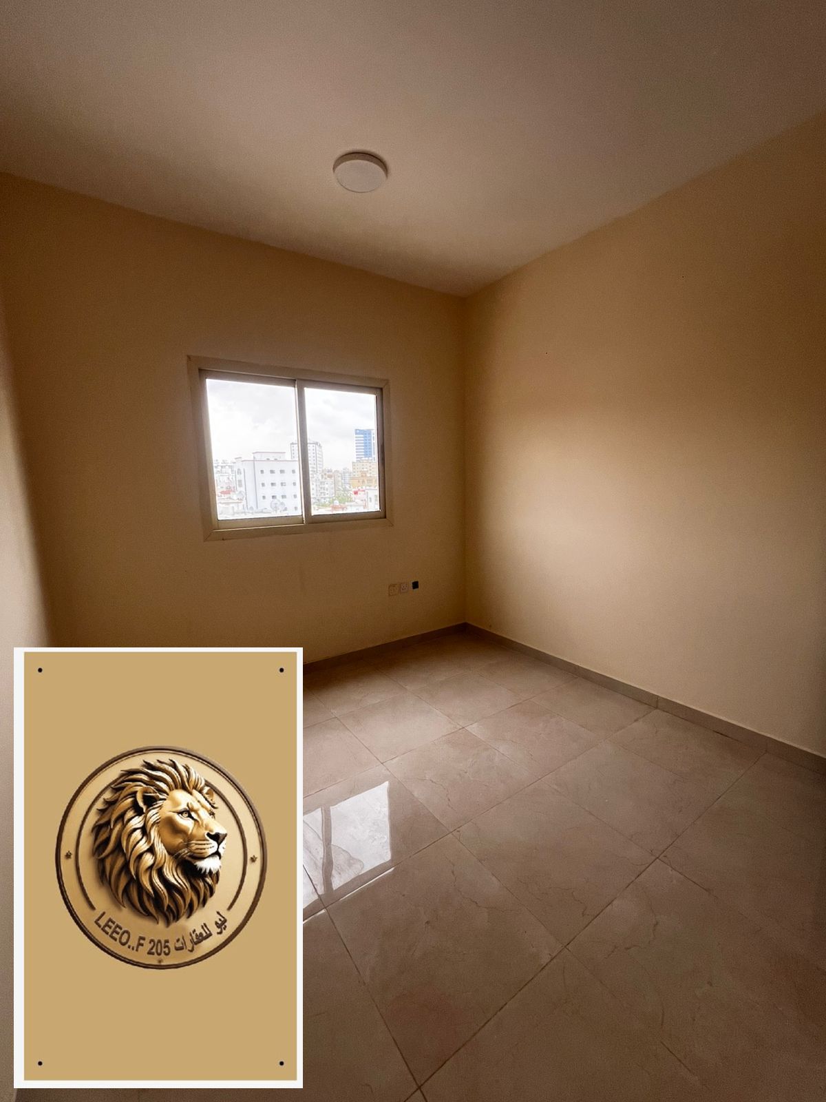 For annual rent in Al Nuaimiya area: Spacious studio apartment with a semi-separate kitchen. Very close to the Dubai and Sharjah exit and all amenitie