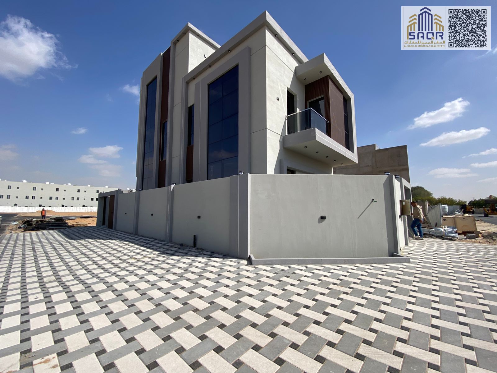 Corner villa, registration and ownership fees included, ready to move in, and close to services.