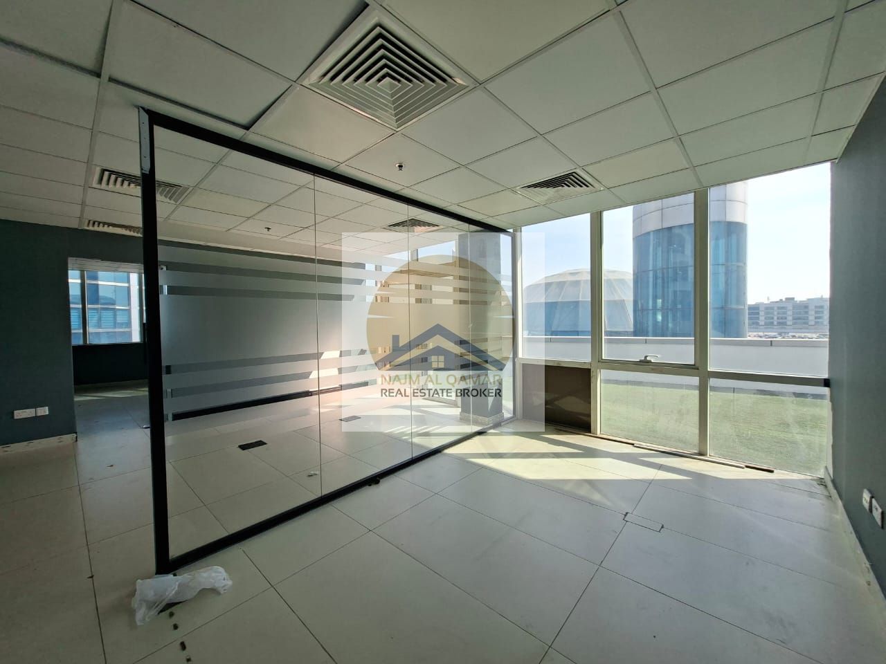 Stunning office with open view, fully fitted@1560sqft