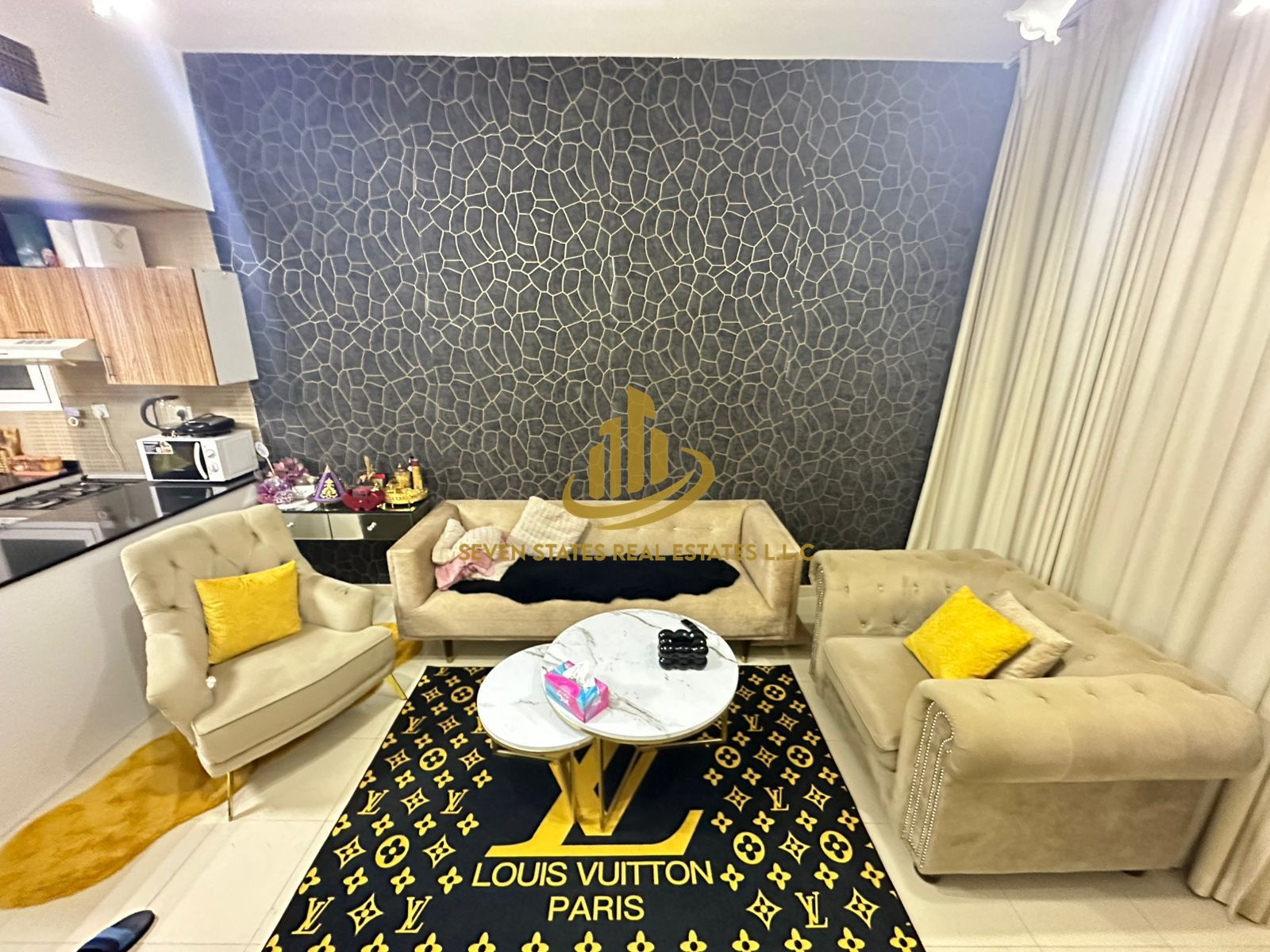 A unique opportunity: a one-bedroom apartment in City Towers, with installments and parking, with a down payment of 175,000