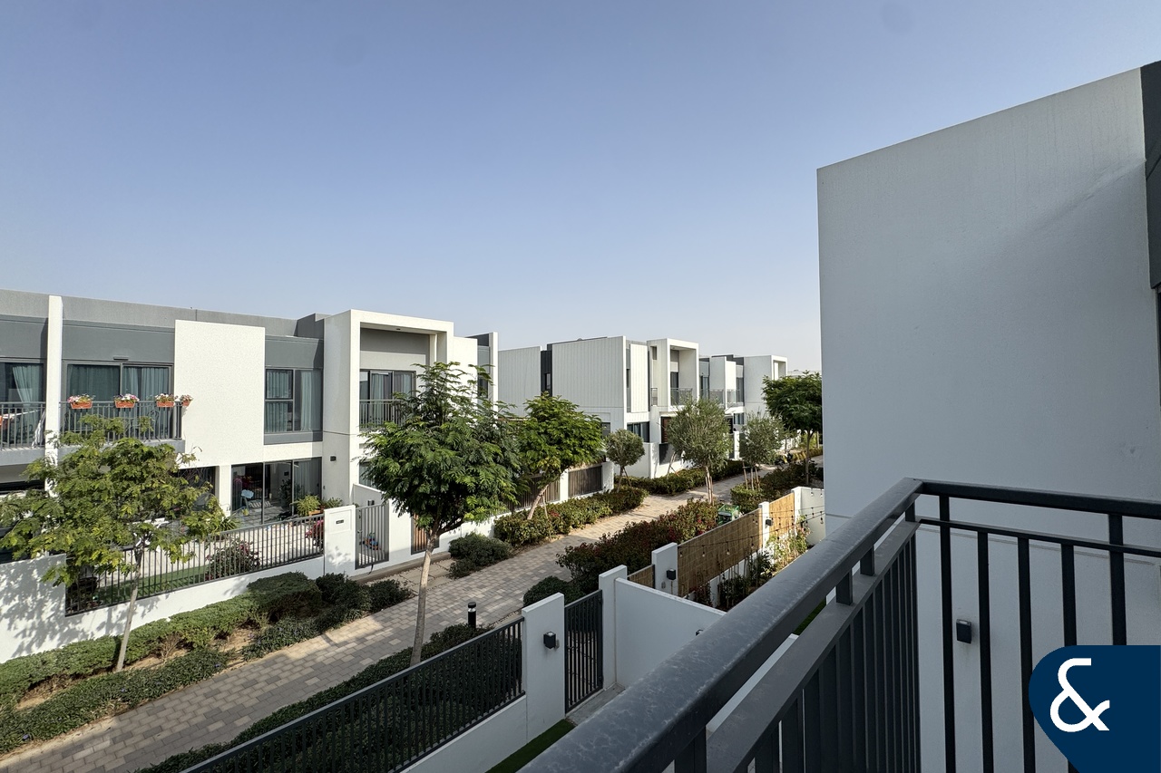 3 bedrooms | Greenbelt | Available Feb 26