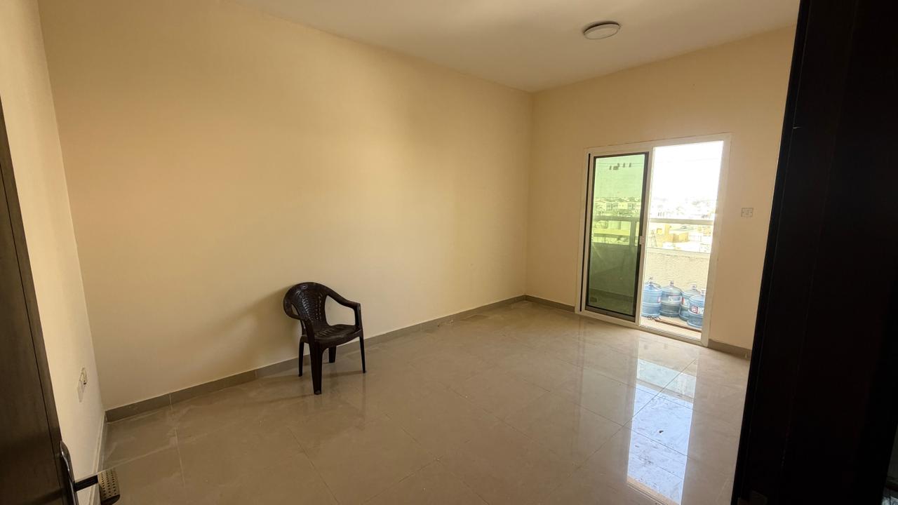 Beautiful one-bedroom apartments with a living room and balcony, central air conditioning, maintenance included, prime location in Al Nuaimiya.