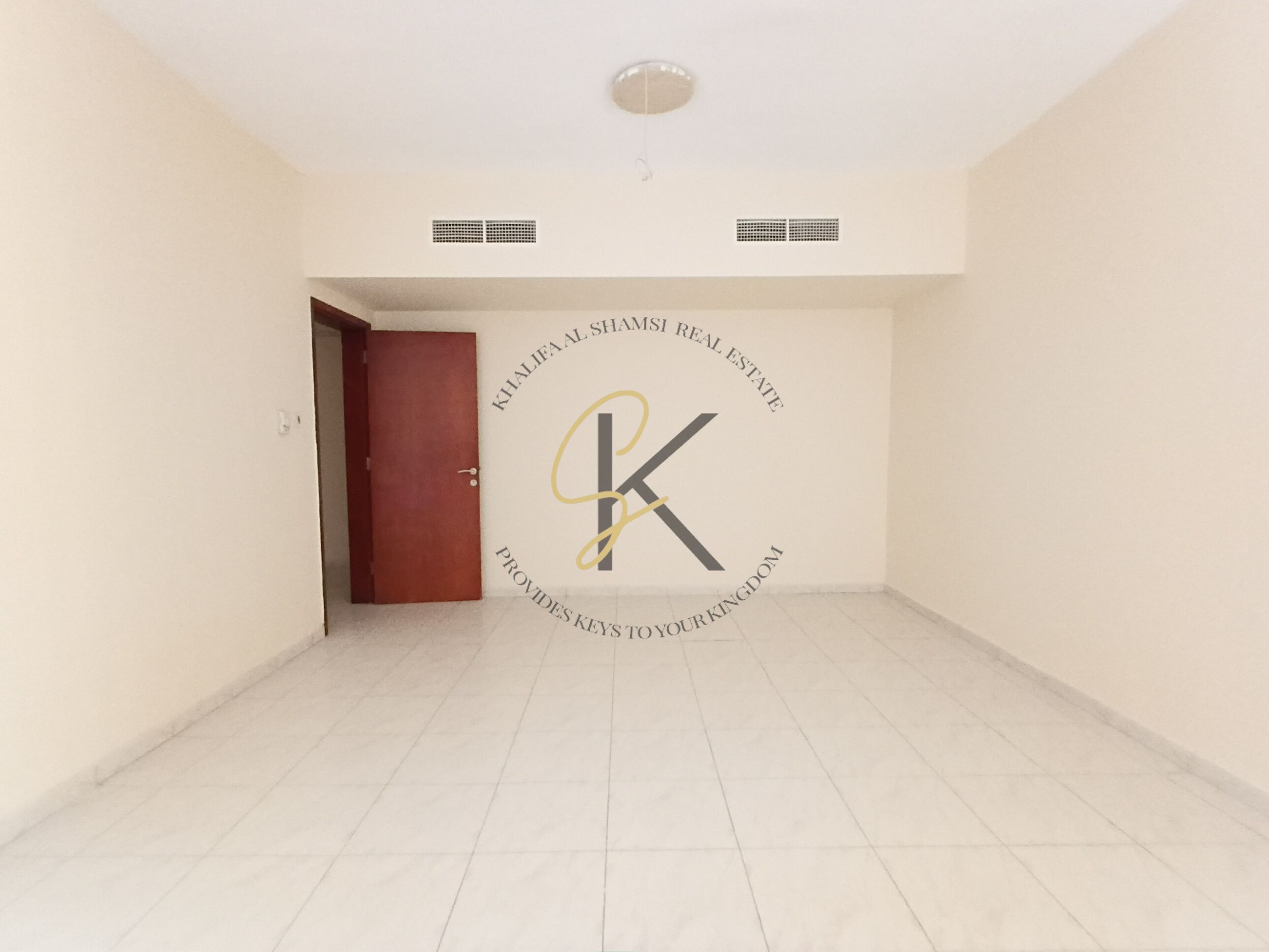 Master 2 BHK full of family near by bus stand Neat and clean Building full of family building for contact Babar