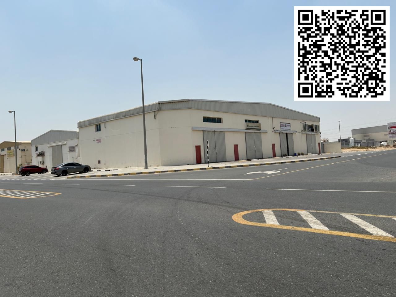 For sale: 4 warehouses in Al Sajaa Industrial Area, Sharjah. * Land area: 13,291 sq ft (1,234.8 m²) * Built-up area: 11,989 sq ft. Asking price: AED 6