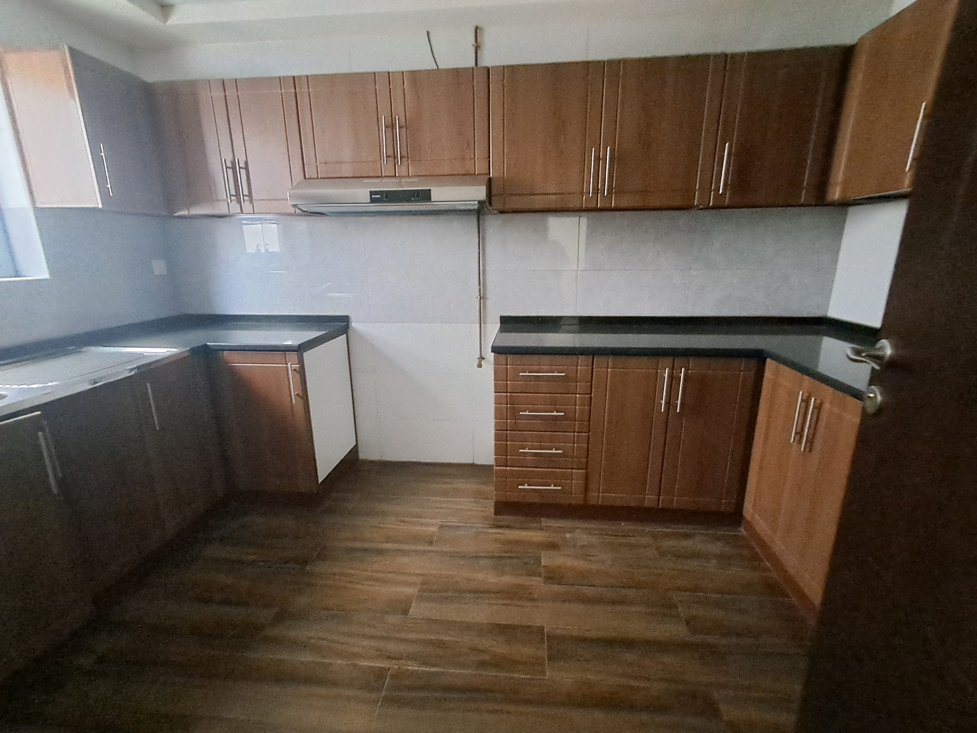 Brand new Luxury Big size 1bhk with balcony available