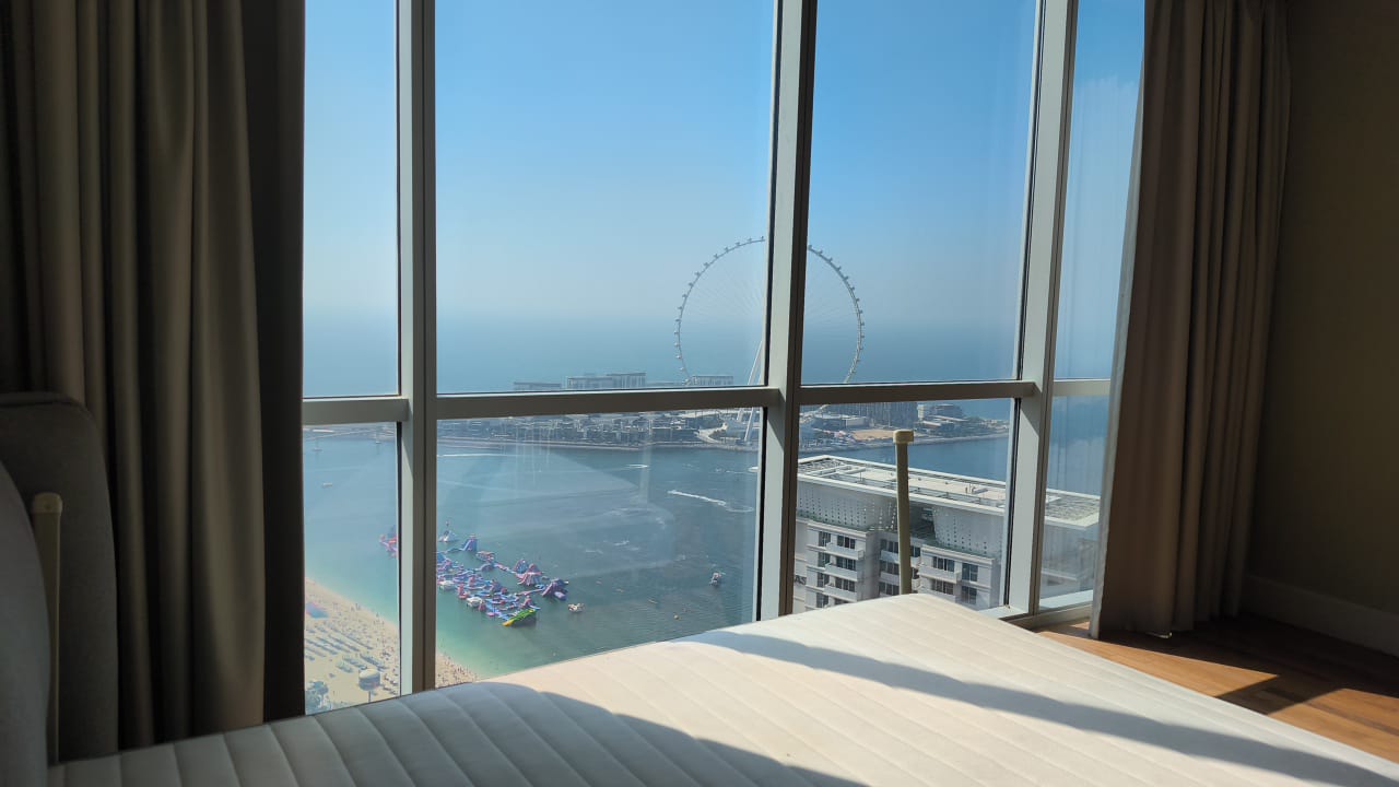 AVAILABLE! VACANT! Fully Furnished!