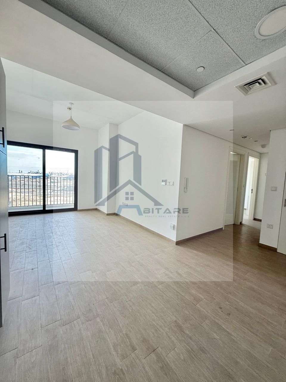 Cozy 2BHK for RENT– Prime Location Near Energy Metro Station!