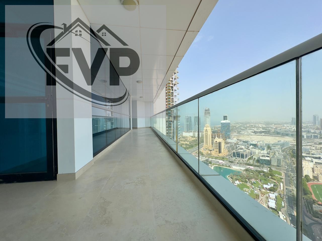 High Floor I Fully Upgraded 3 Bedrooms I Luxury-Ready