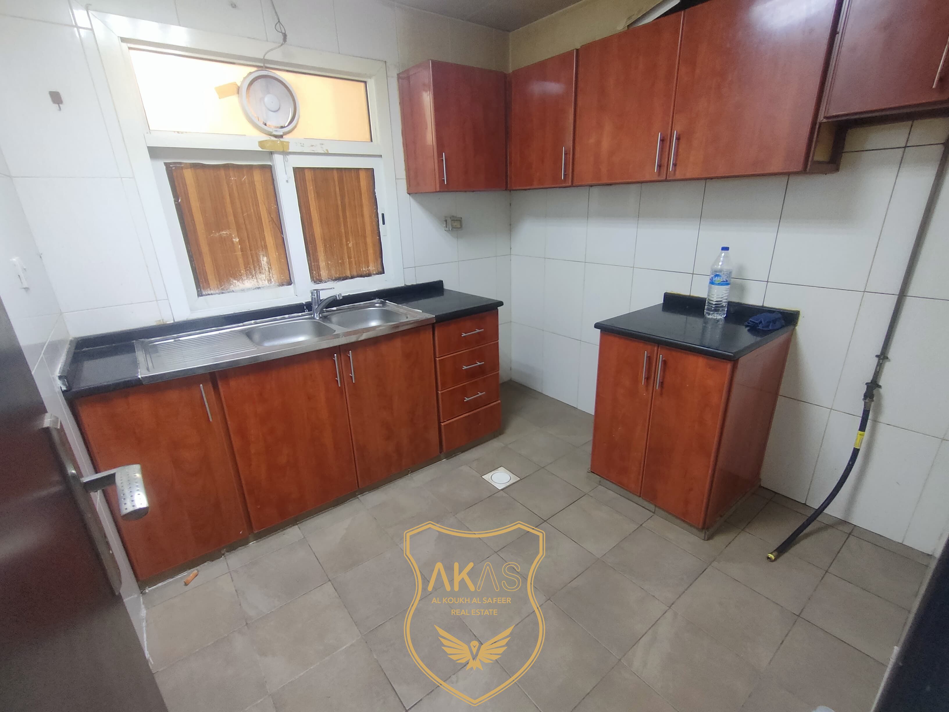 1 BHK for family without cash deposit