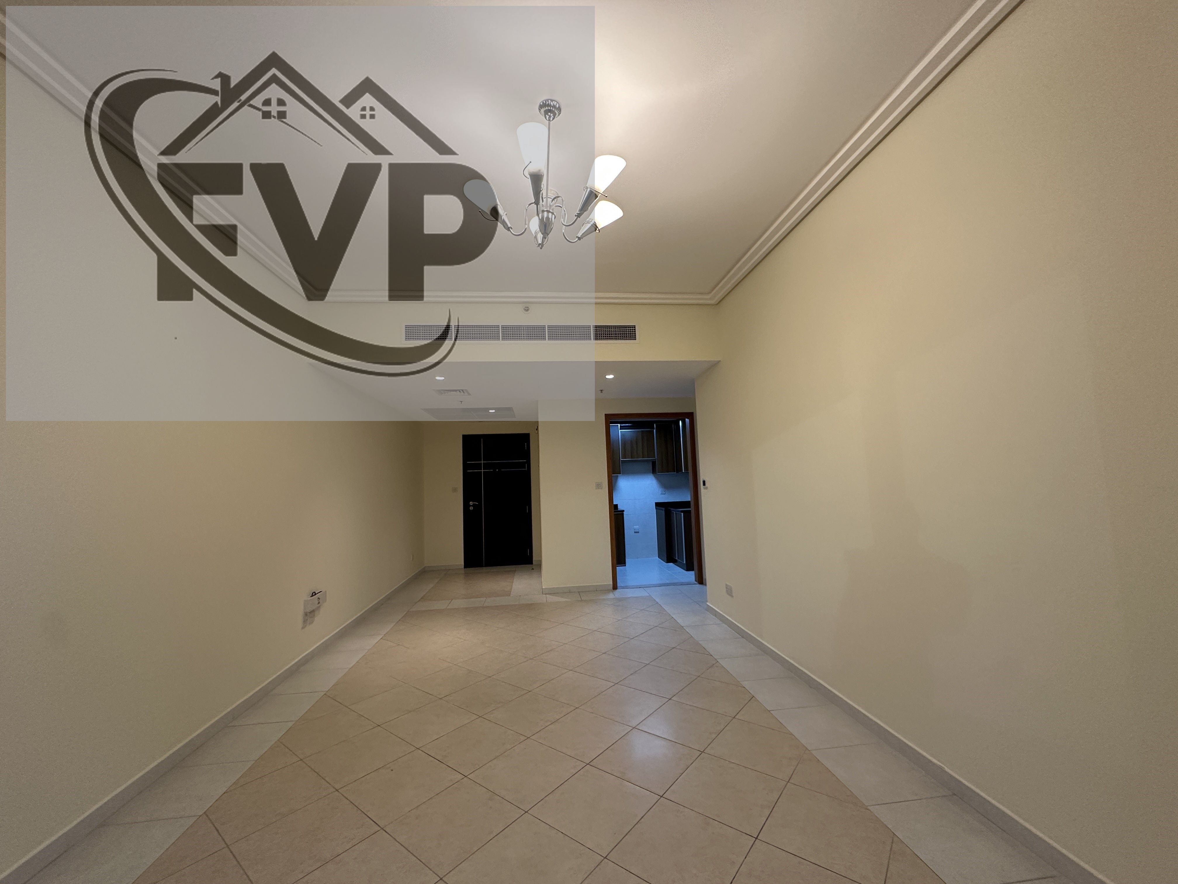 Spacious 3 Bedrooms SZR | Chiller Free | Near Train Station